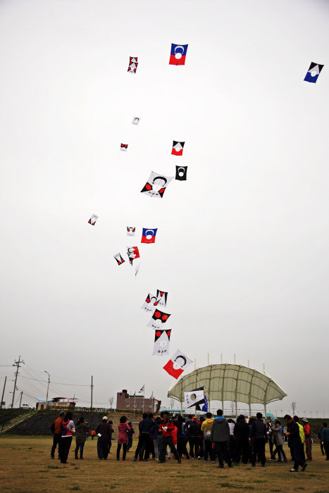 지난해 의성 세계연축제 때 많은 인파가 몰린 모습. 올해는 세계 각국의 연뿐 아니라 체험형 프로그램을 즐길 수 있다. /의성세계연축제추진위원회 제공