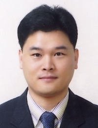 김진만 기자