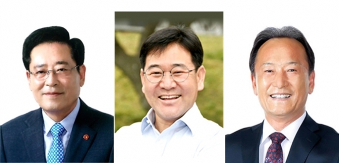 좌남수 의장, 정민구 부의장, 강연호 부의장(사진 왼쪽부터)