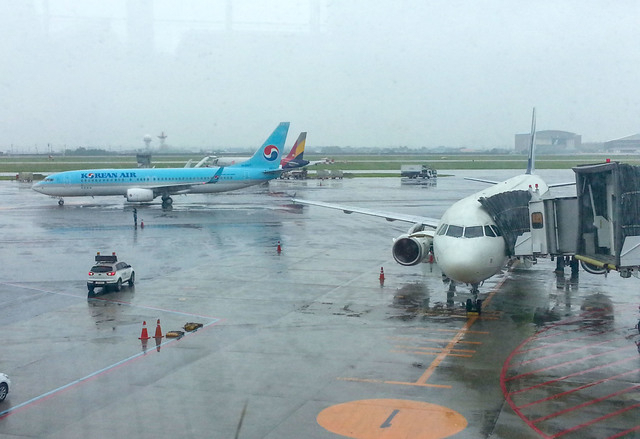 김해공항. 부산일보DB