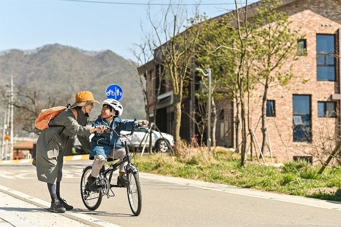 전주 원색명화마을.