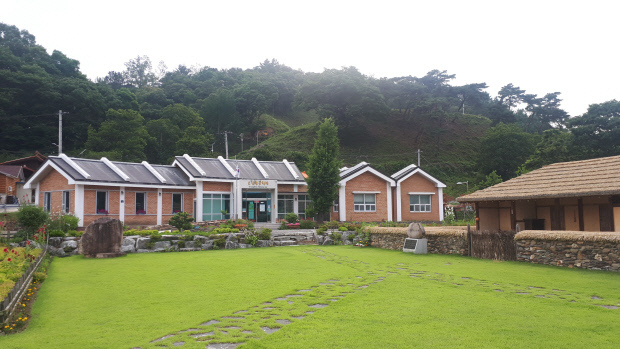 충북 보은군에 있는 오장환문학관은 시인 오장환의 문학적 혼과 삶이 응결된 의미 있는 공간이다.