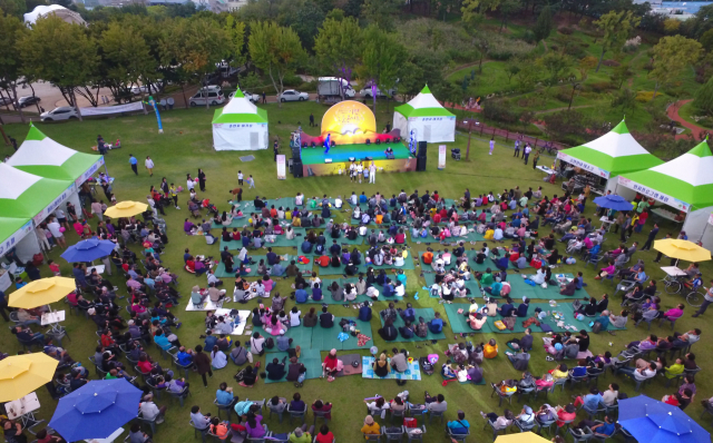 지난해 이현공원에서 열린 '노을콘서트' 공연 모습. 서구문화회관 제공