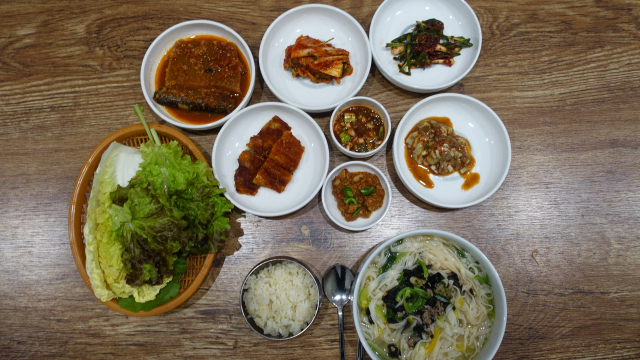 안동국시는 고향묵집, 옥동손국수, 무주무손국수 등이 유명하다,