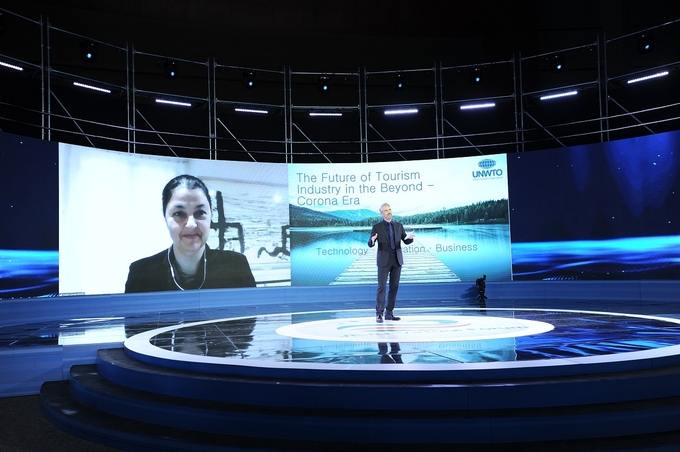 산드라 카바오 UNWTO 국장은 지난달 30일 제주국제컨벤션센터에서 열린 2020 제주버츄얼포럼에서 영상을 통해 비욘드코로나시대 관광산업의 미래를 주제로 제2세션 기조강연을 펼치고 있다.