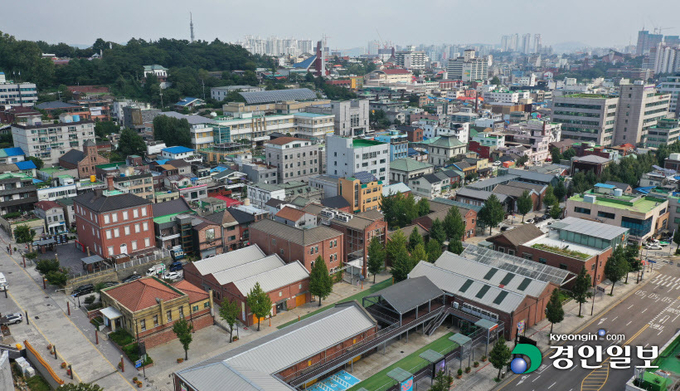 문화체육관광부가 한국관광공사와 함께 '2020년 스마트관광도시 시범 조성 사업' 대상지로 인천시 중구를 최종 선정했다고 밝힌 15일 오전 사업지로 선정된 인천시 중구 개항장 일대 모습. 2020.9.15 /조재현기자 jhc@kyeongin.com