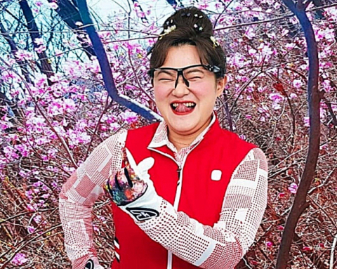 개그우먼 김신영은 부캐릭터 둘째이모 김다비로 변신했다. 미디어랩 시소 제공