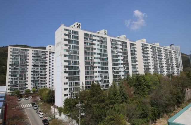 부산 해운대 삼호가든아파트 전경. 부산일보 DB