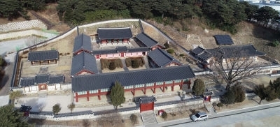문화재청은 강원도유형문화재 강릉향교의 명륜당 등 20건의 서원·향교 문화재를 국가지정문화재 보물로 지정했다. 사진은 강릉향교 전경. 강릉=권태명기자