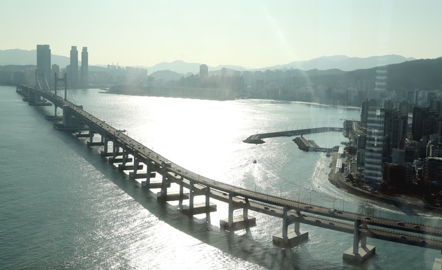 부산 광안대교 전경.부산일보DB