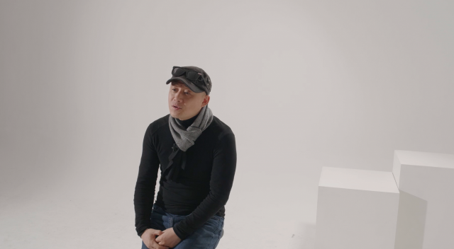 아리랑TV의 3부작 다큐 ‘한국영화 발전의 비밀-한국영화는 어떻게 강해졌나?’ 중 송일곤 감독 인터뷰 장면. 영진위 제공