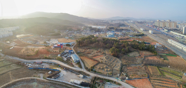 광주시가 최근 신규 공공주택 지구로 선정된 광산구 산정지구 내 공직자 투기 의혹을 전수 조사하기로 했다. 오는 2029년까지 1만3천 가구가 들어설 예정인 산정지구 전경. /김진수 기자 jeans@kwangju.co.kr