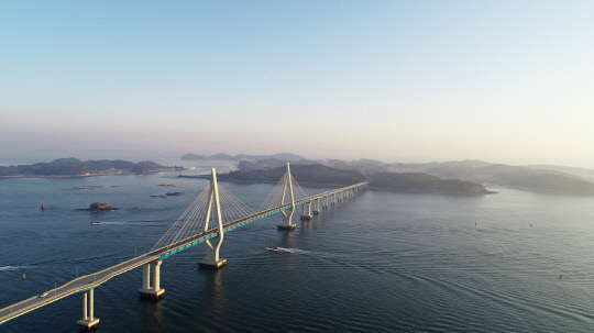 보령 원산도와 태안 안면도를 잇는 원산안면대교. 사진=보령시 제공