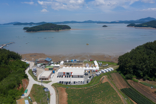 충남 서산시와 태안군에 접해 있는 가로림만은 1만 5985㏊에 162㎞ 해안선, 8000여㎞의 갯벌이 있다.사진=충남도 제공