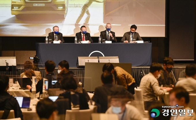 3일 오전 서울시 용산구 그랜드하얏트 호텔에서 2021 만트럭버스코리아 미디어 간담회가 진행되고 있다. 2021.6.3 /김도우기자 pizza@kyeongin.com