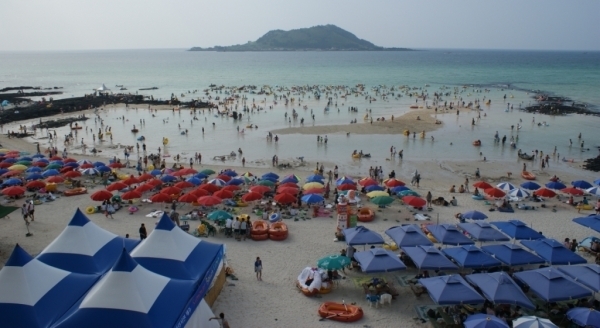 제주시 한림읍 협재해수욕장 전경.