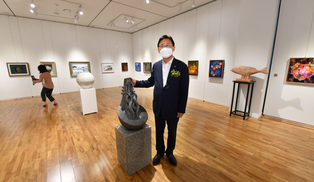 지난 10일 남명 N스퀘어 빌딩에서 김해미협 작품전시로 열린 남명갤러리 개막전./전강용 기자/