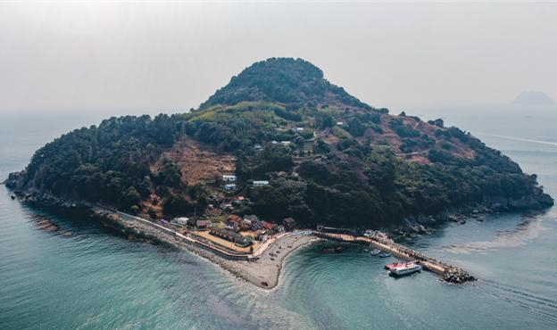 행정안전부가 걷기 좋은 섬으로 선정한 거제 내도 전경./경남도/