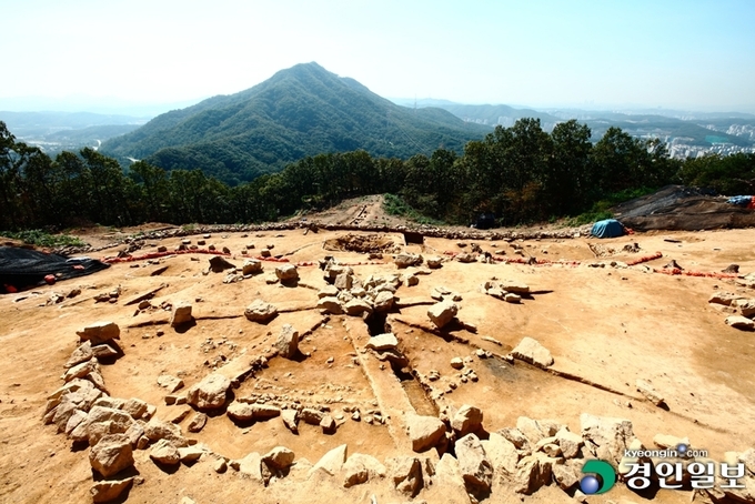 용인시가 발굴조사를 통해 확인한 할미산성 팔각 건물지 전경. /용인시 제공