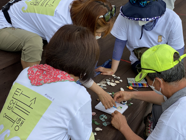 지난 6월 통영시와 한국관광공사가 진행한 ‘탄소없는 여행’. /한국관광공사 경남지사/