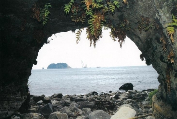 서귀포 삼매봉 동굴진지에서 바라본 바다. 제주도동굴연구소 제공.