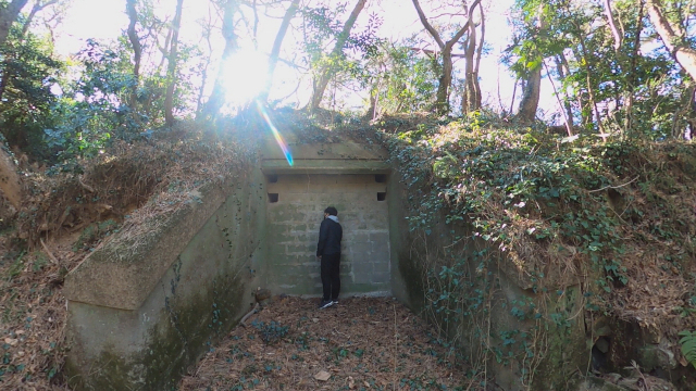 올해 초 처음 발견된 부산 영도구 태종대 지하벙커. 지금은 입구가 시멘트로 막혀 있다. 이승훈 기자