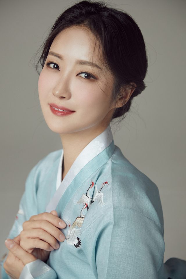 김윤지