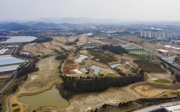 용도지역 변경 절차가 진행 중인 광주전남 공동혁신도시 내 부영 골프장 전경. <광주일보 DB>