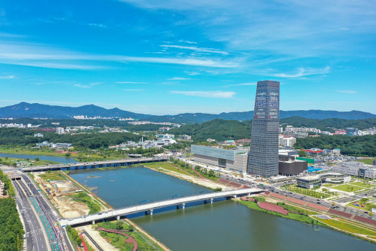 대전 유성구 도룡동 일원에 제2엑스포교가 18일 개통한다. 사진=대전시 제공