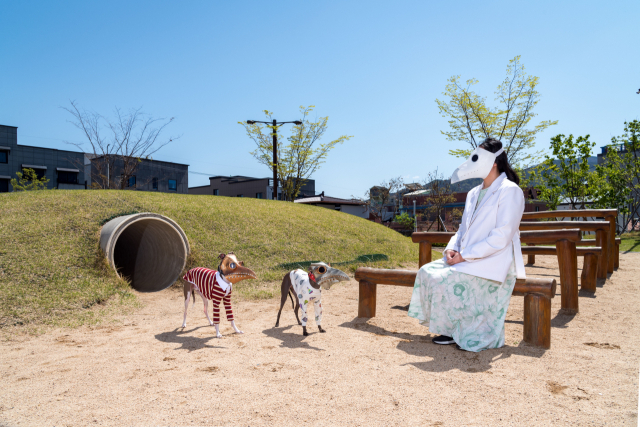 장용근 작 'hound dog' Pigment Print, 100x150cm, 2021