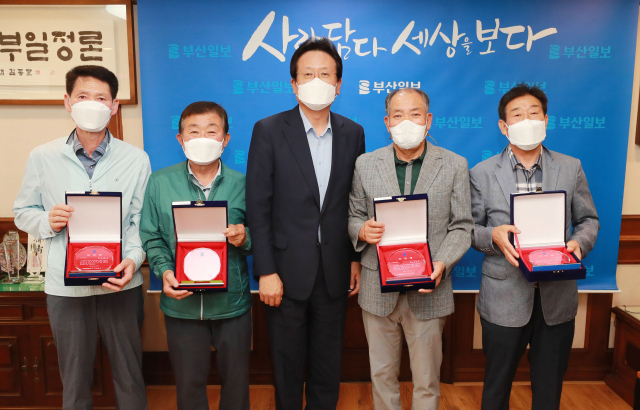 부산일보 근속 지국장 시상식. 김경현 기자 view@