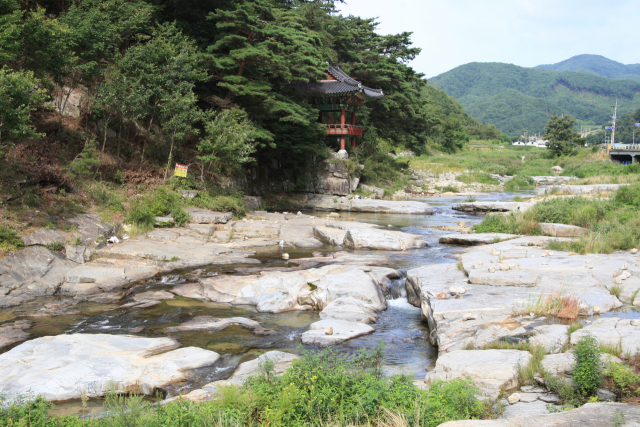 무흘구곡 제6곡 옥류동.