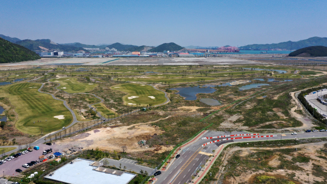 창원시 진해구 웅동복합관광레저단지 조성사업 현장./경남신문DB/