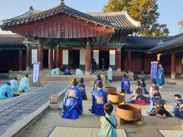 지난 2019년 제3회 1593 전주별시 재현행사 모습(사은숙배). /사진 제공 = 전주시