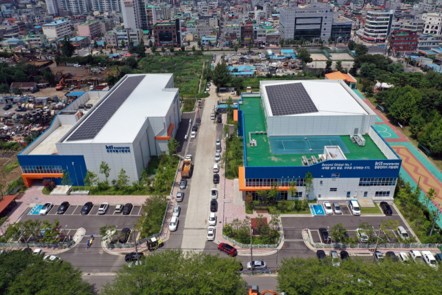 진주 우주부품시험센터와 항공전자기기술센터./진주시/