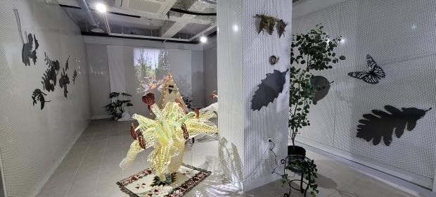 조각과 식물이 어우러진 윤종호 작가의 ‘영원의 정원’