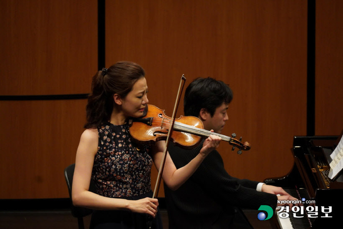 클라라 주미 강 With 김선욱./화성문화재단 제공