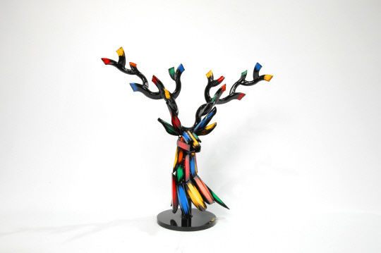 김우진(2021), 'Deer', 스테인레스에 우레탄도장. 사진=대전신세계 아트&사이언스 제공