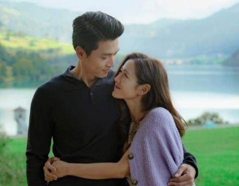 배우 손예진과 현빈이 부부의 연을 맺는다. 사진은 tvN 드라마 '사랑의 불시착'에 함께 출연했던 손예진(오른쪽)과 현빈. CJ ENM 제공