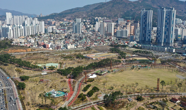 사진은 부산시민공원과 부산진구 촉진3,4구역 일대 일대 도심. 부산일보DB