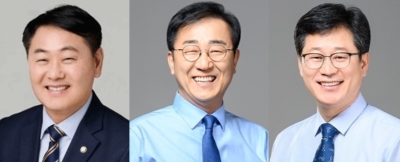 왼쪽부터 김관영 전 의원. 김윤덕 의원. 안호영 의원 (가나다순).