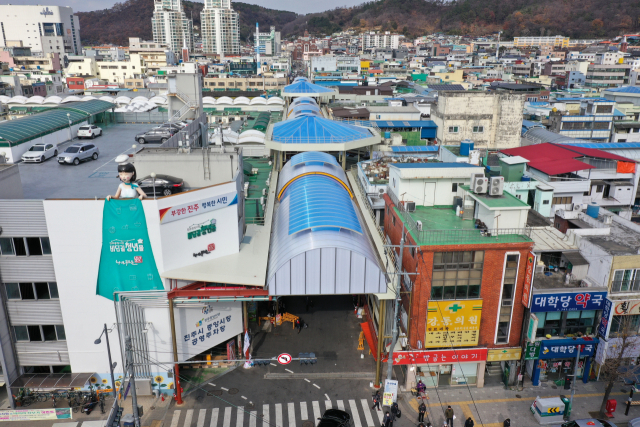 진주중앙시장 전경/경남도 제공/