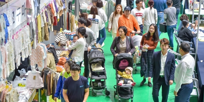 2022 제주일보 육아박람회가 14일부터 17일까지 한라체육관에서 열린다. 사진은 2019년 10월 열린 육아박람회 모습.