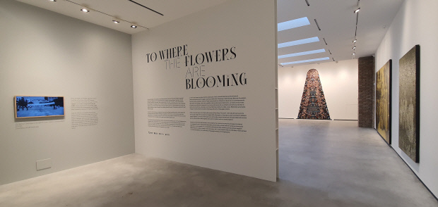 광주비엔날레 재단은 특별전 ‘꽃 핀 쪽으로’(to where the flowers are blooming)를 오는11월 27일까지 이탈리아 베니스 스파지오 베를렌디스 전시장에서 선보인다. <광주비엔날레재단 제공>