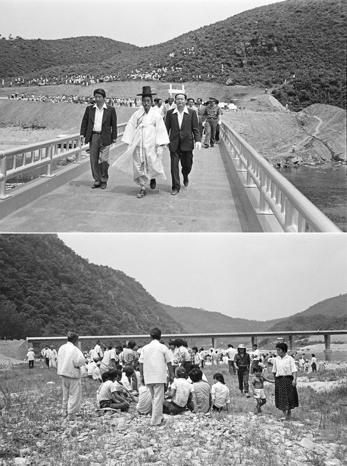 1982년 5월12일 팔봉산 주변 마을 주민들이 팔봉교 개통식에 참가해 다리를 건너고 있다, 팔봉교를 바라보는 주민들.