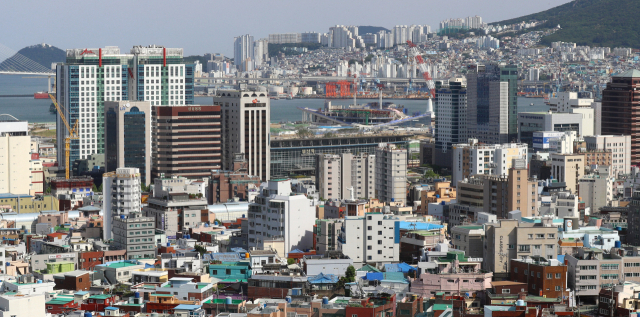 16일 원도심 호텔들이 밀집한 부산 중구, 동구, 영도구 일원. 정종회 기자 jjh@