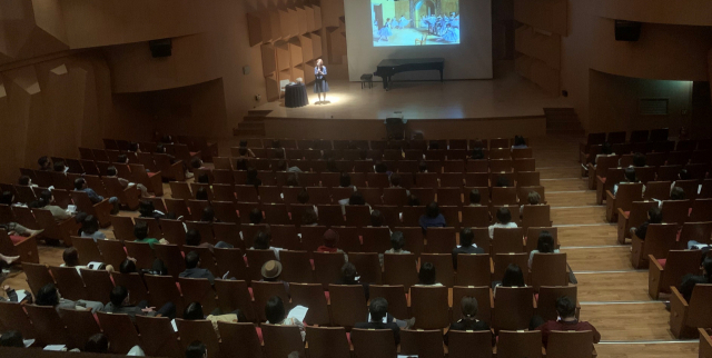 부산문화회관의 ‘그림 콘서트’ 프로그램 ‘전원경의 아트살롱’. 부산문화회관 제공