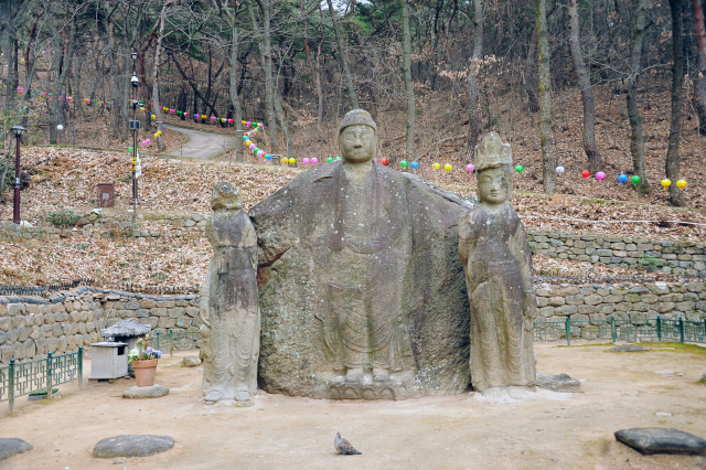 굴불사지 석조사면불상. 경북도 제공