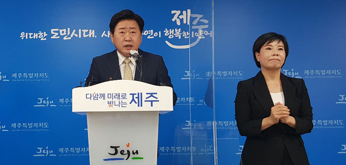 오영훈 제주지사가 11일 오전 도청 기자실에서 추경안 관련 브리핑을 하고 있다.