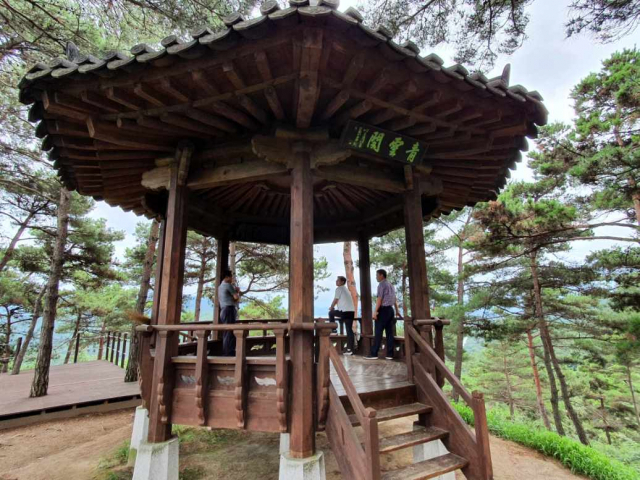 청운각